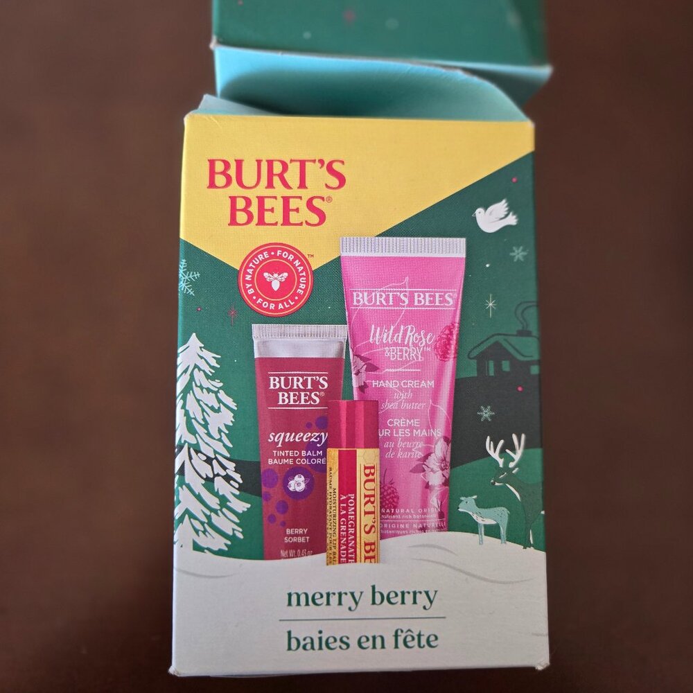 Burt'sBees Merry Berry set
